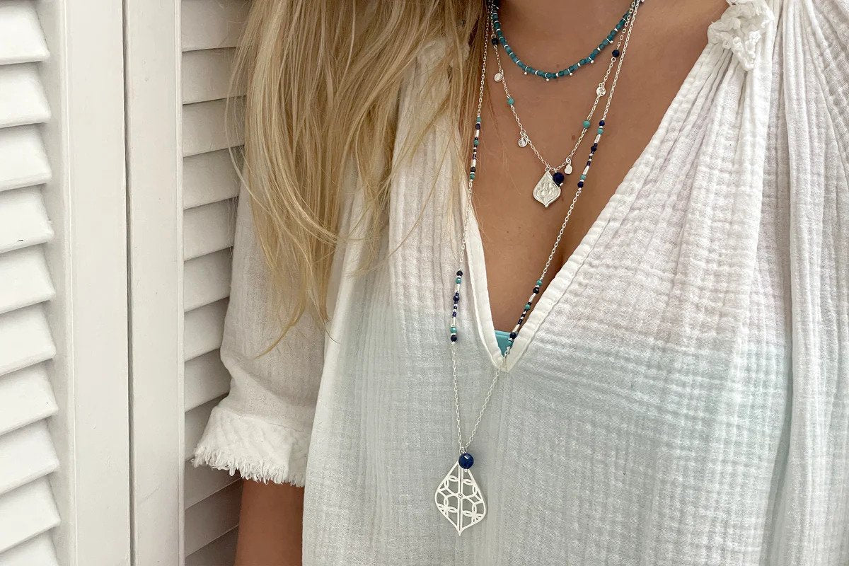 Ratri Lapis Luzuli and Turquoise Beaded Silver Pendent Necklace